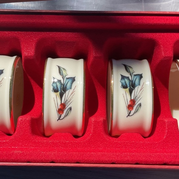 Lenox Napkin Rings Winter Greetings Set of 4 Vintage 2003 New in box unused - Picture 7 of 10
